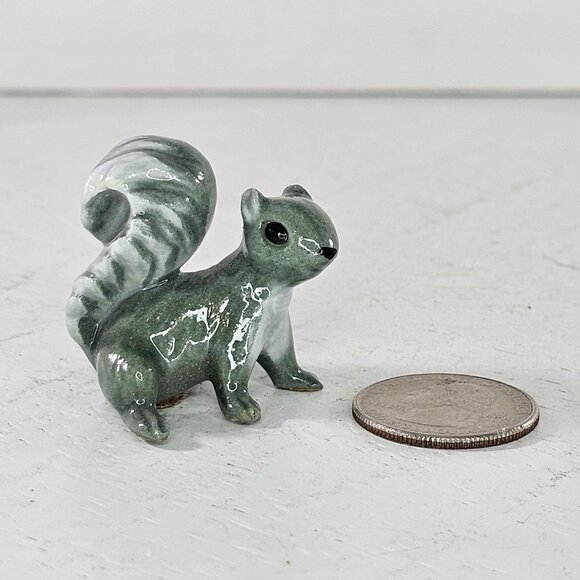 Hagen Renaker Grey Squirrel Mama Miniature Figurine Vintage *Chip* - Picture 7 of 8